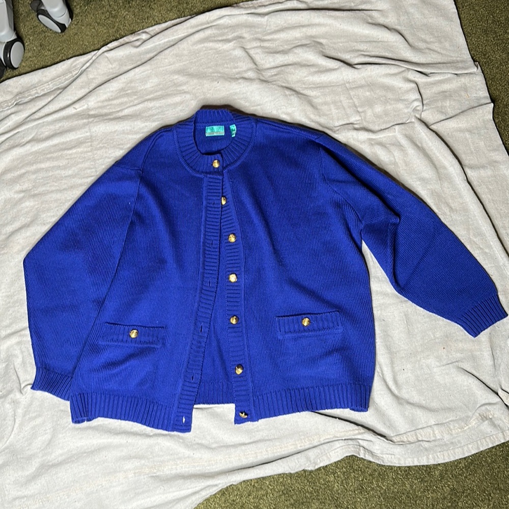 Laura Ptererson royal blue cardigan, size 2X with gold buttons